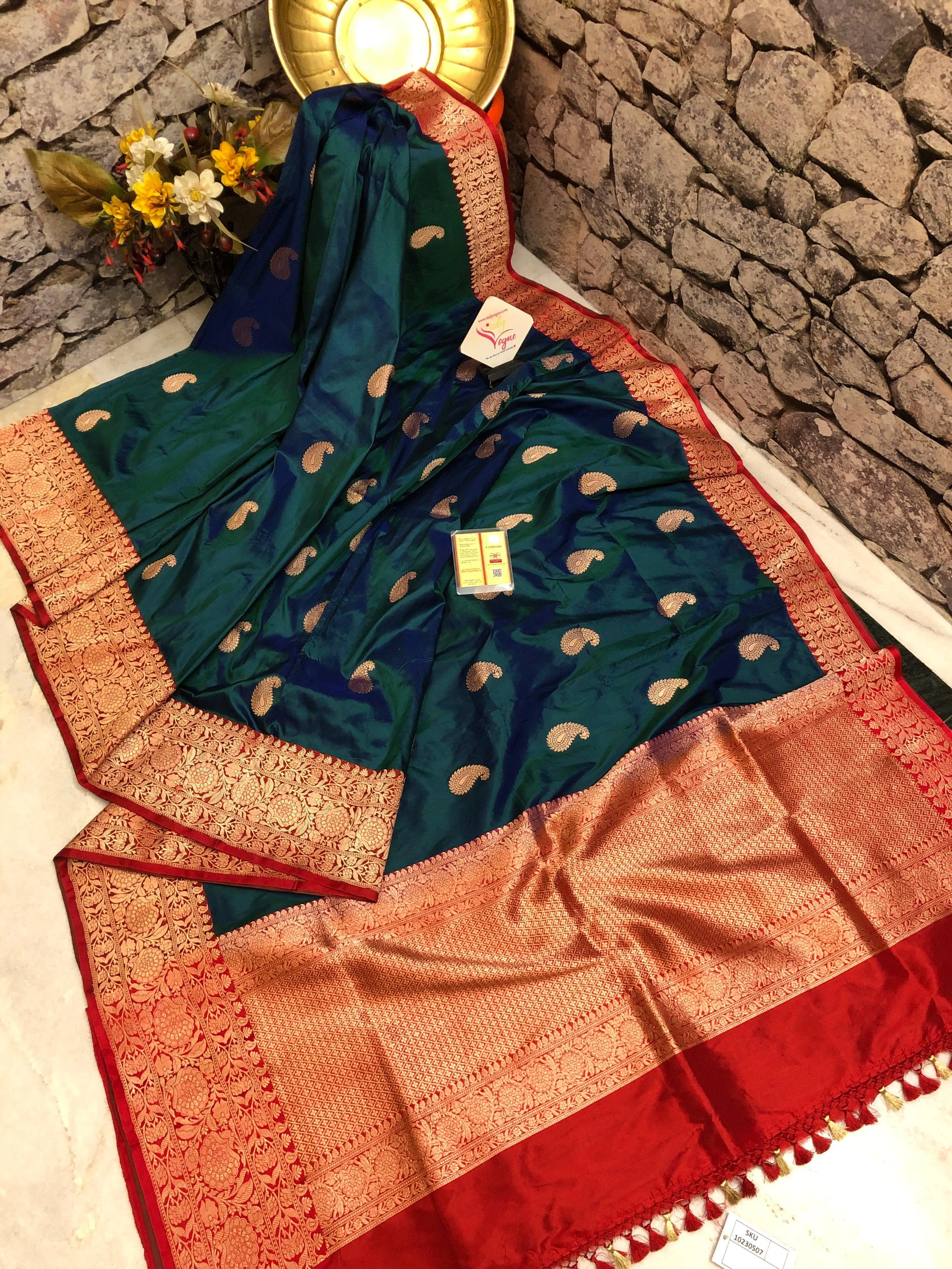 Dual Tone Peacock Blue and Green Color Katan Banarasi Saree