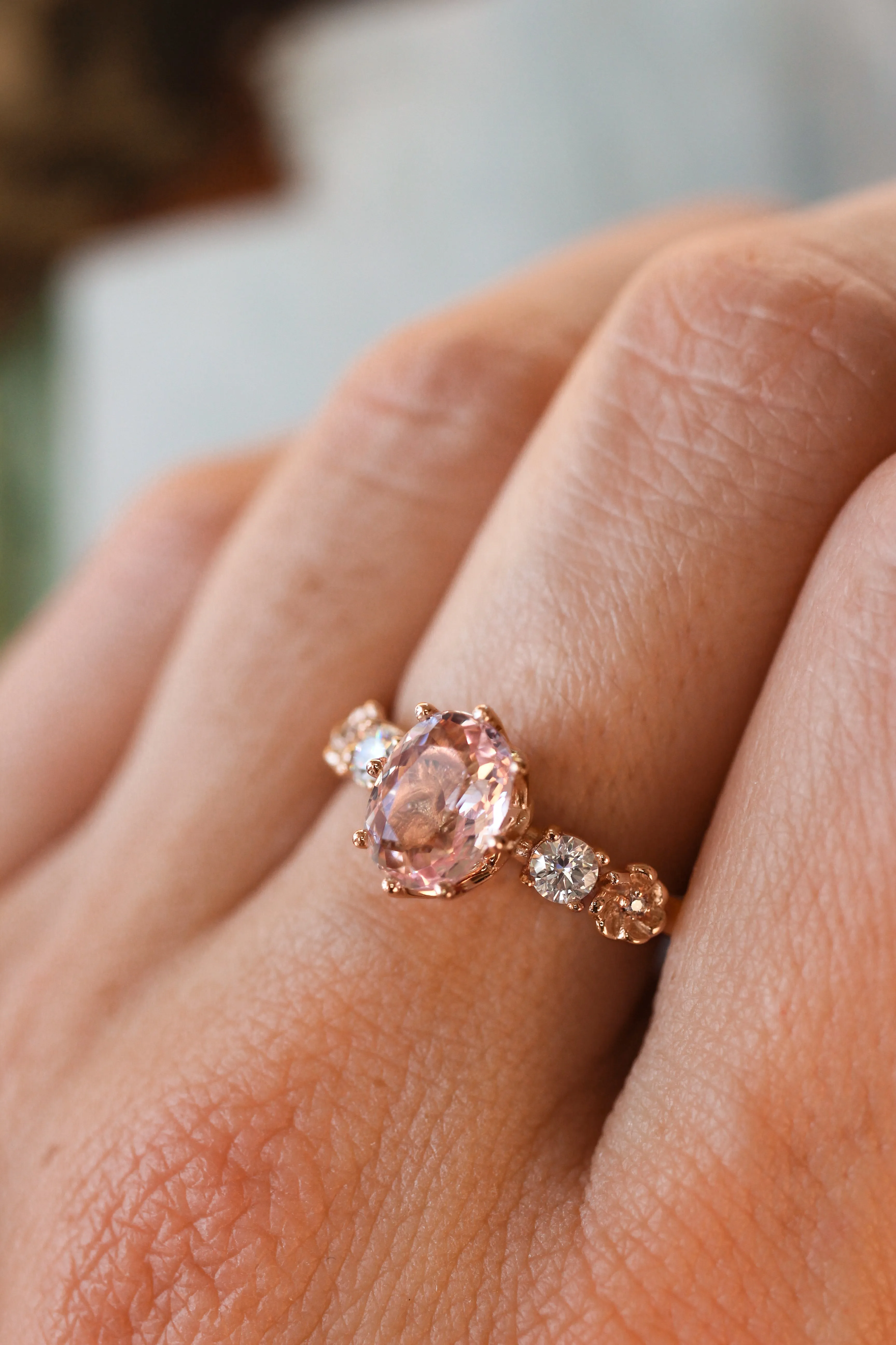 Oval morganite engagement ring / Fiorella