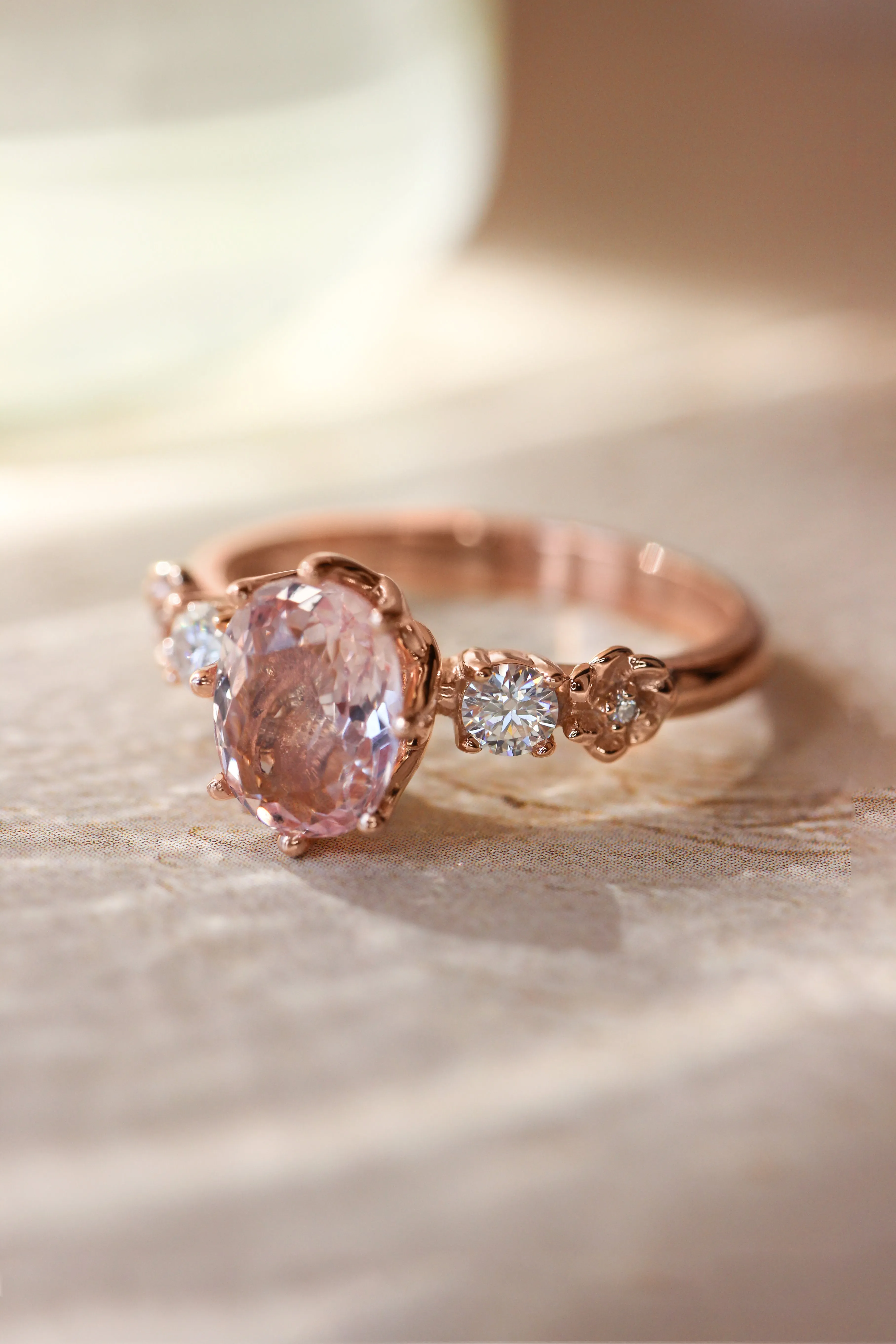 Oval morganite engagement ring / Fiorella