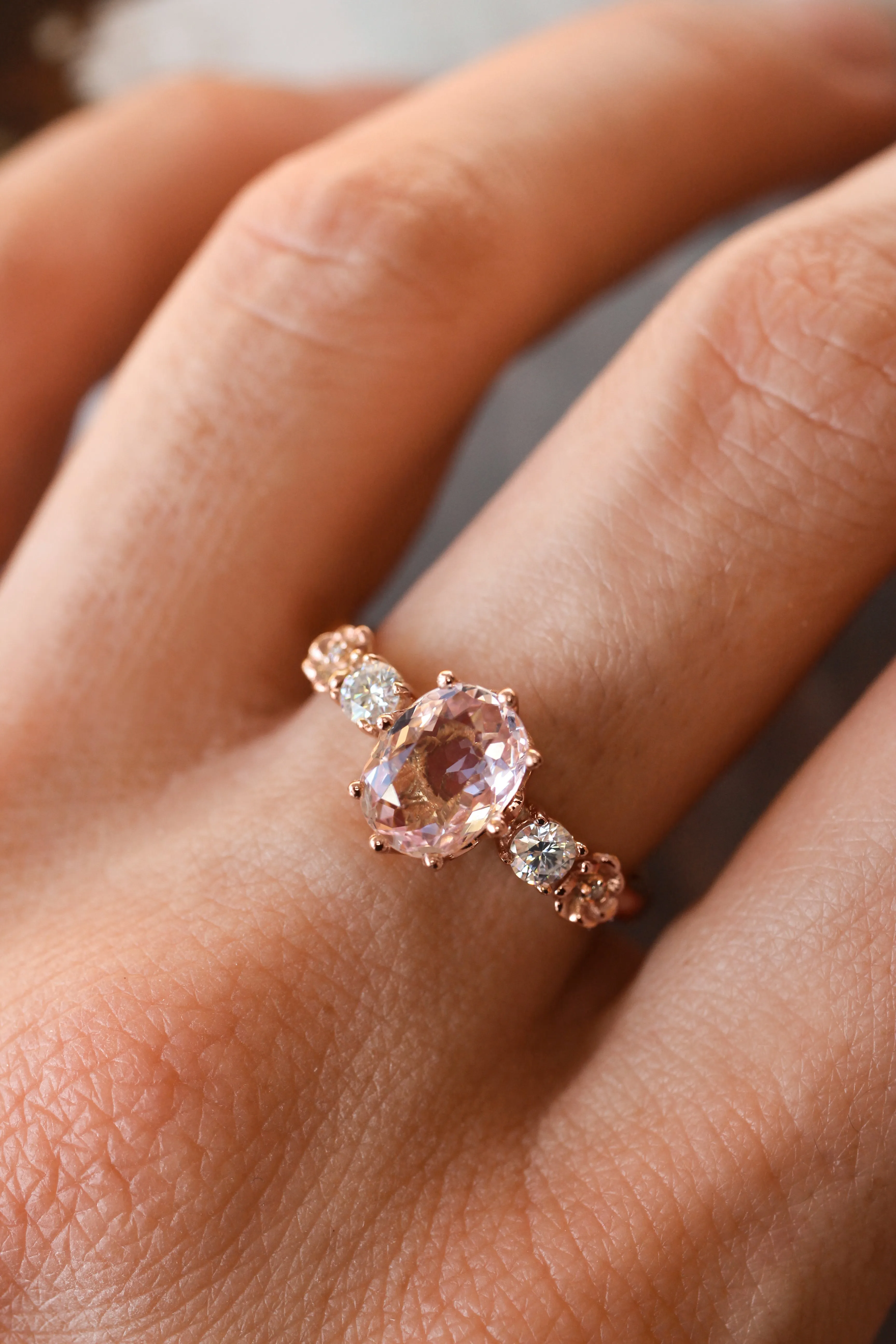 Oval morganite engagement ring / Fiorella