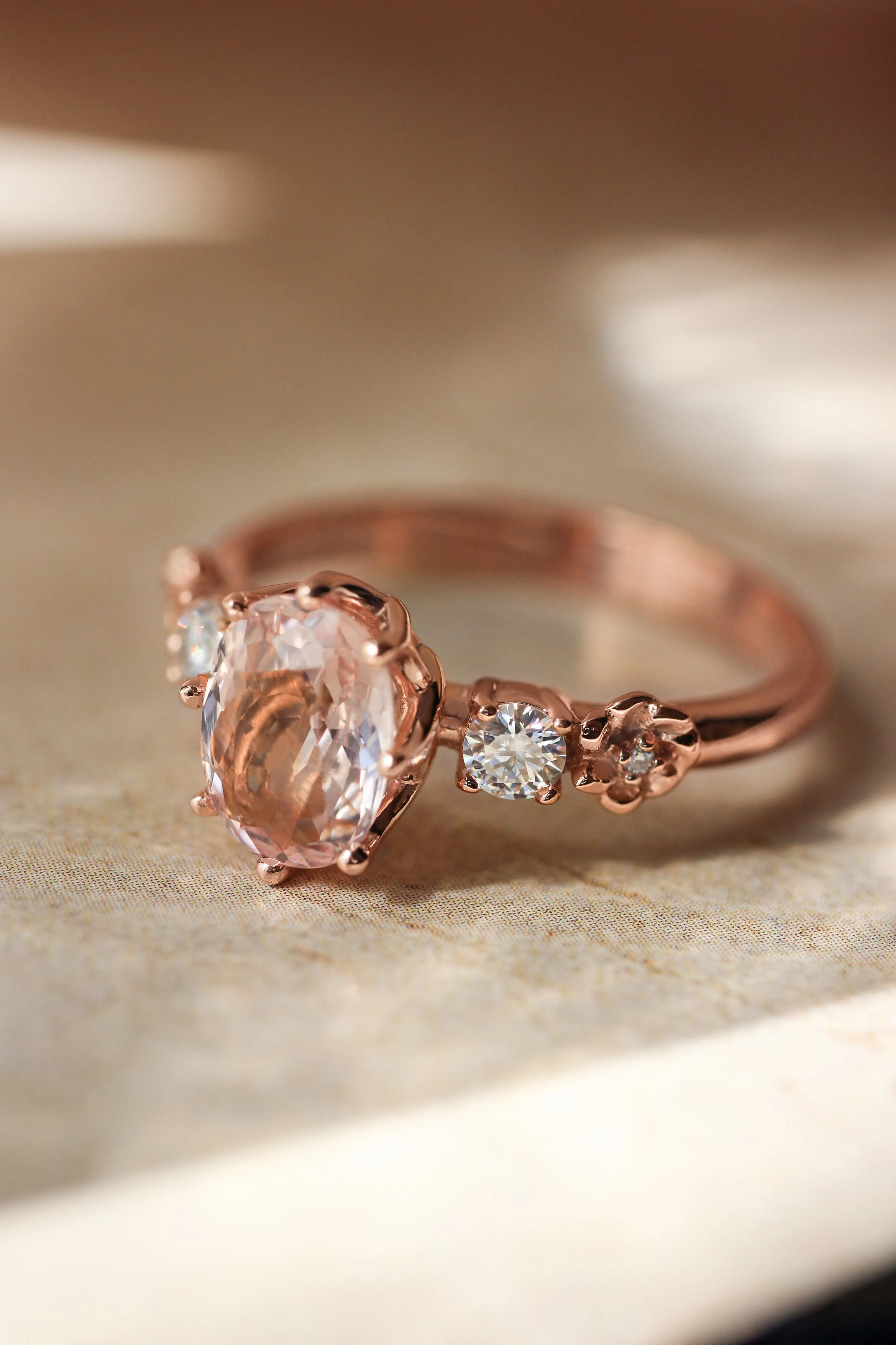 Oval morganite engagement ring / Fiorella