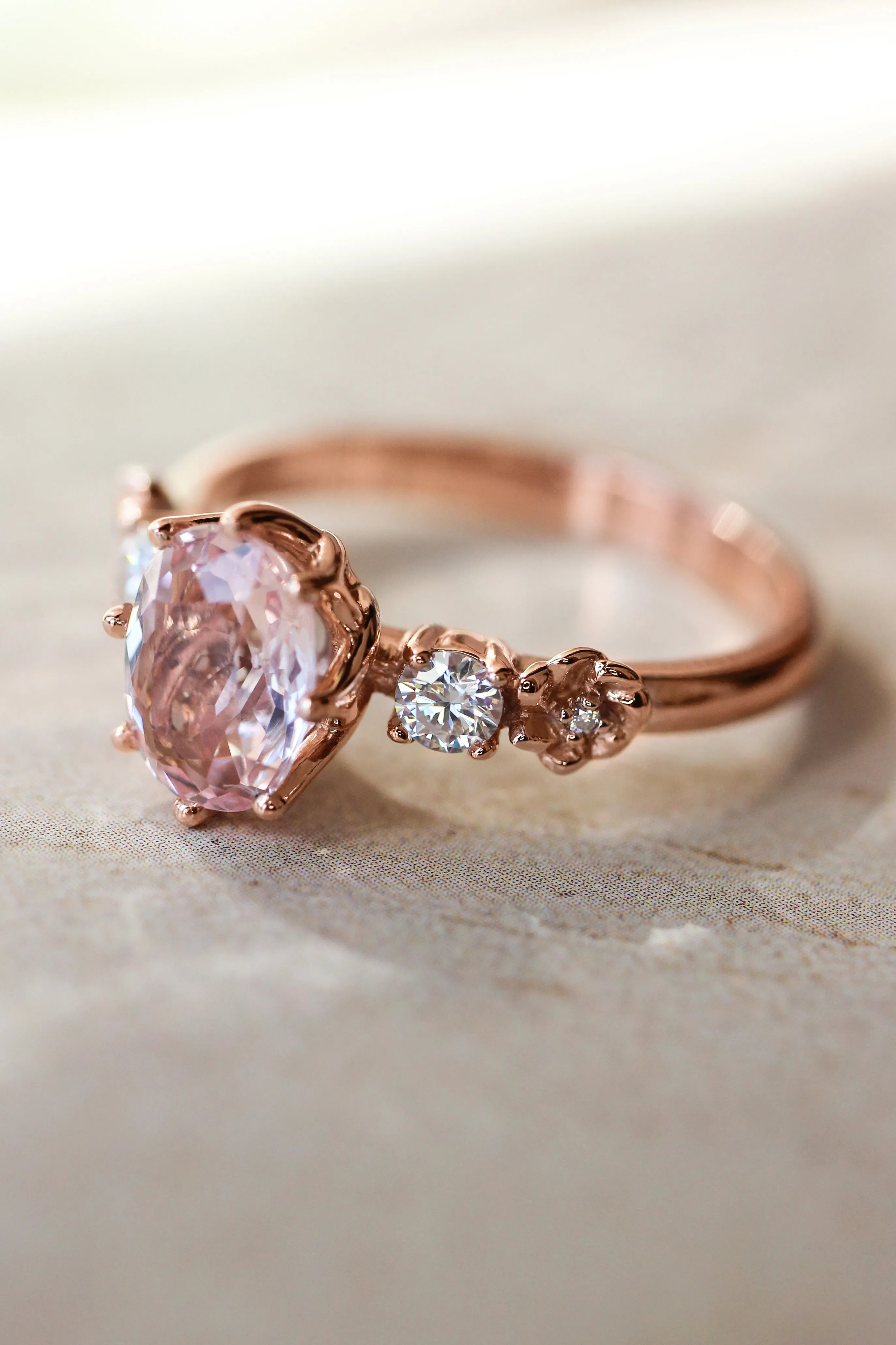 Oval morganite engagement ring / Fiorella